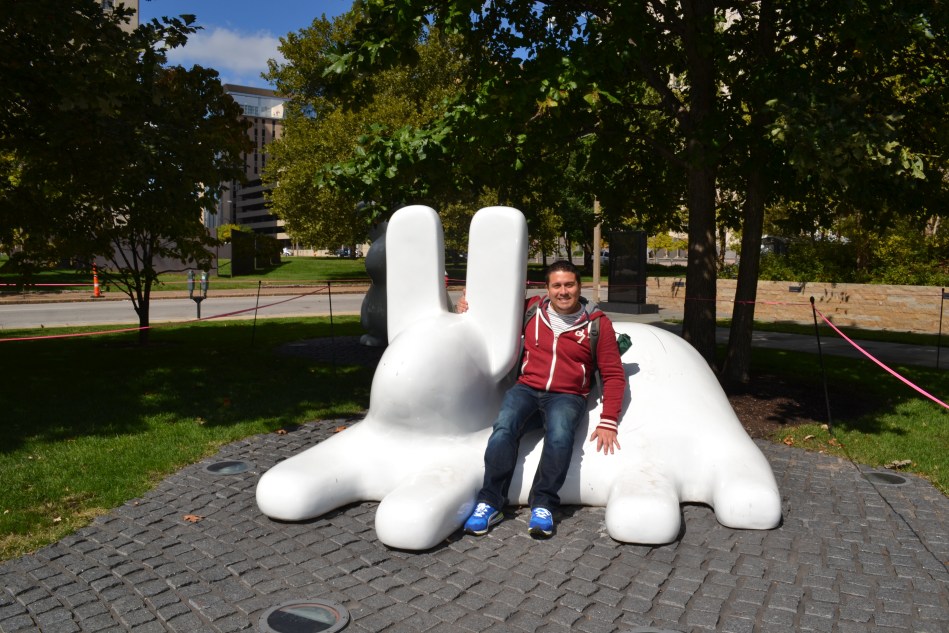 Otro de mis favoritos, uno de los dos conejos blancos del holandés Tom Claassen.