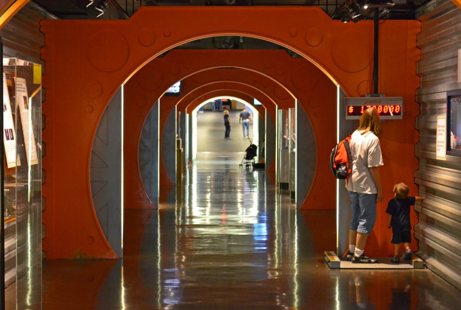 Cruzando del Planetario al Museo de Ciencias