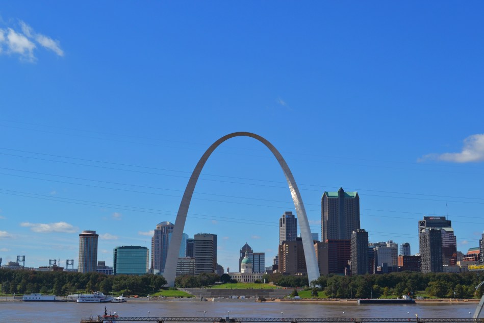 Así se ve el centro de St Louis desde Illinois.
