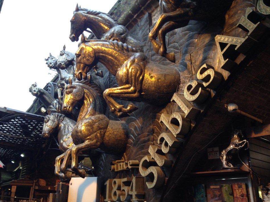 Los caballos del mercado Stables