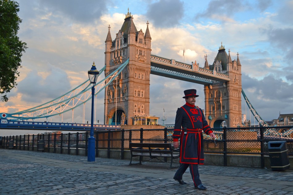 El Tower Bridge durante el atardecer
